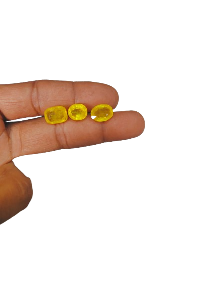 Yellow Sapphire Precious Stone in Oval 7.57 Carats From Thailand 15x11.5 mm - Image 3